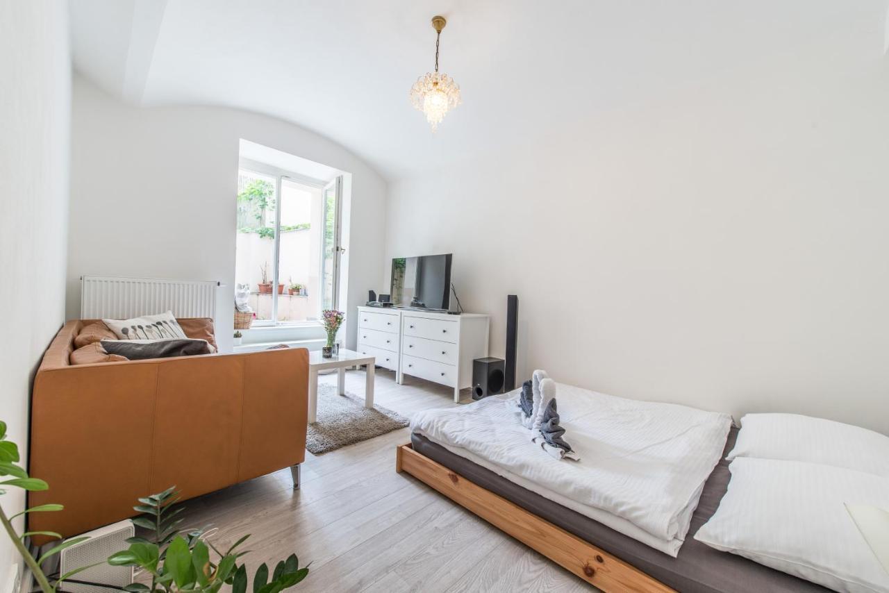 Quiet Apartment In The City Center With Own Terrace Praag Buitenkant foto